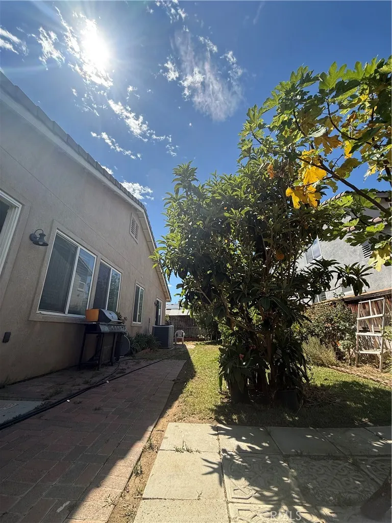1592 Flora Beaumont, CA 92223