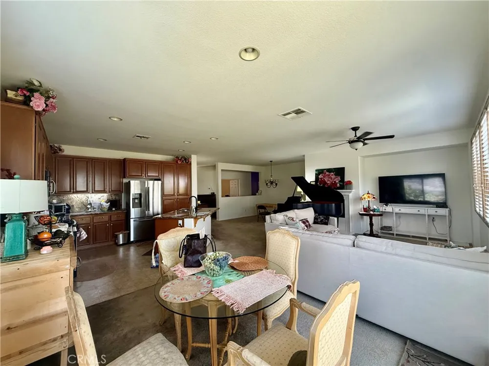 1592 Flora Beaumont, CA 92223
