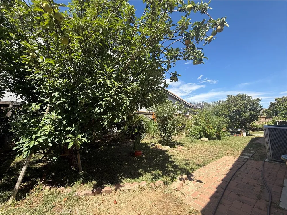 1592 Flora Beaumont, CA 92223