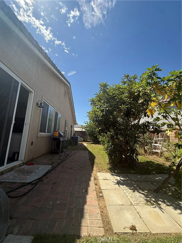 1592 Flora Beaumont, CA 92223