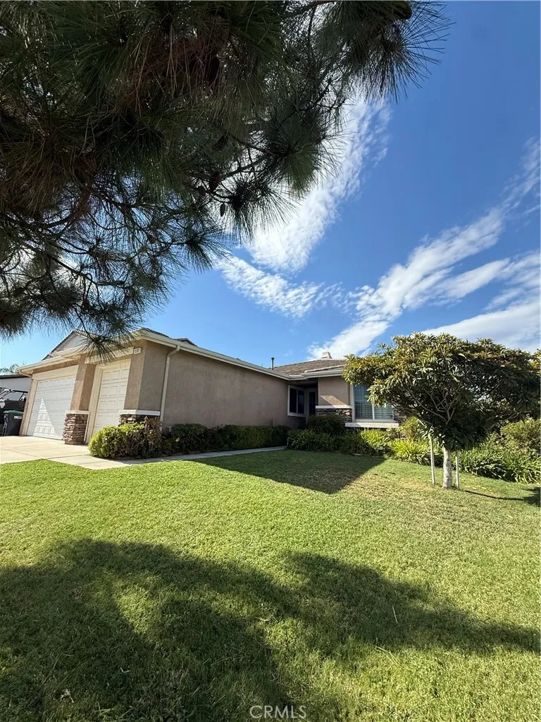 1592 Flora Beaumont, CA 92223
