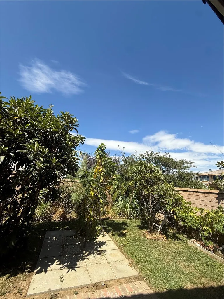1592 Flora Beaumont, CA 92223