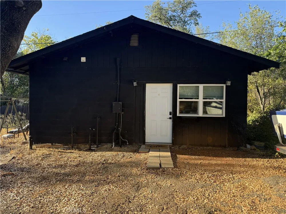 1448 Mistletoe lane Redding, CA 96002