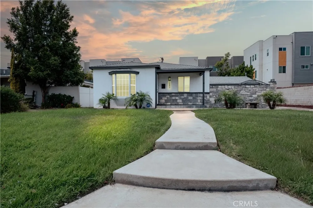 7041 Indiana Buena Park, CA 90621