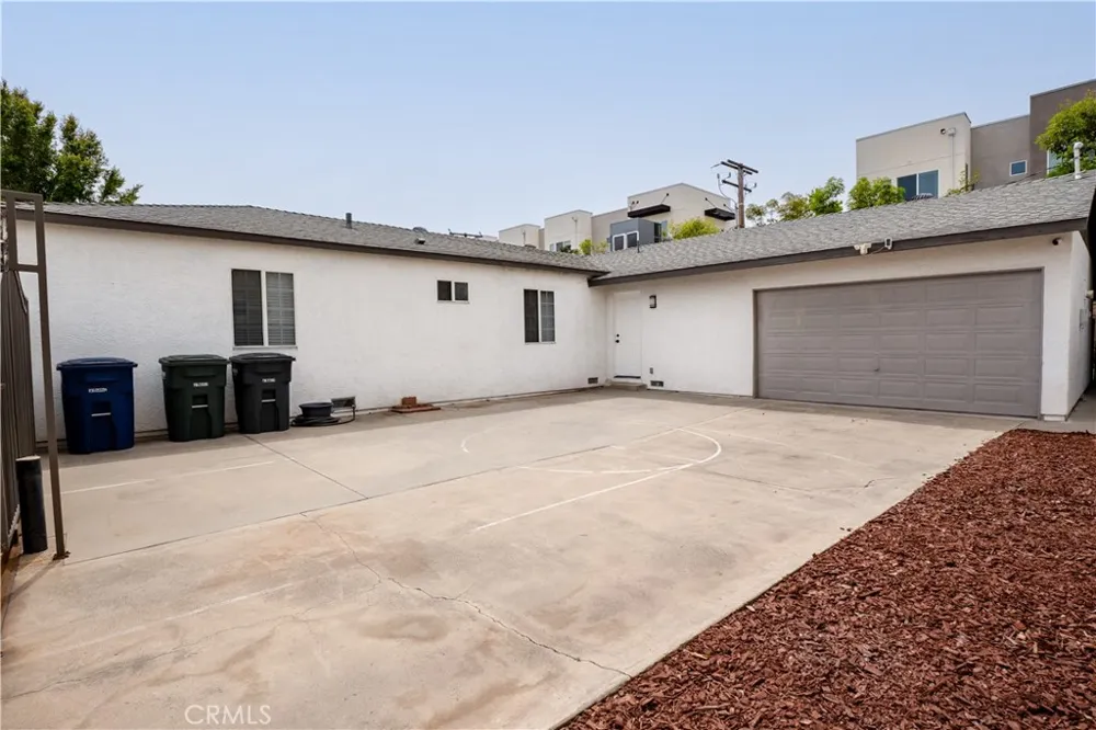 7041 Indiana Buena Park, CA 90621