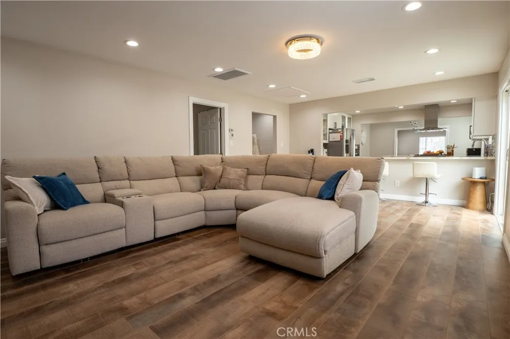7041 Indiana Buena Park, CA 90621