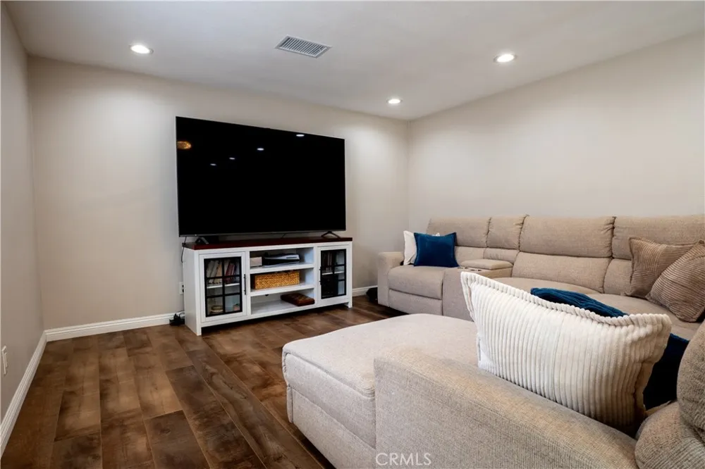 7041 Indiana Buena Park, CA 90621