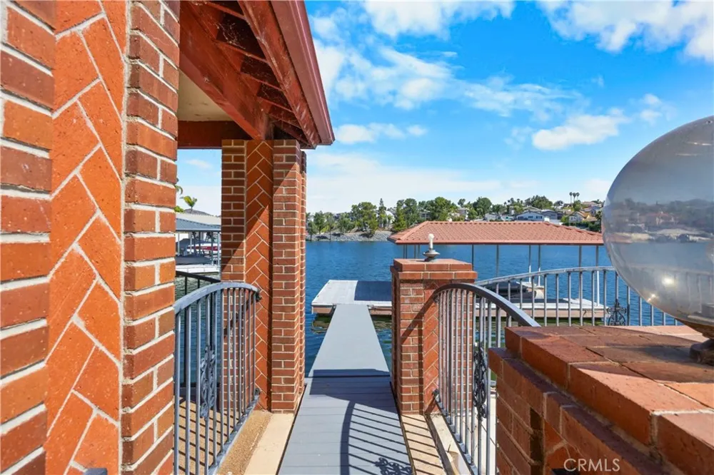 22275 Canyon Club Canyon Lake, CA 92587