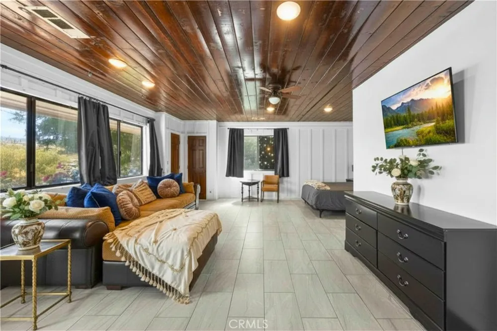 22275 Canyon Club Canyon Lake, CA 92587