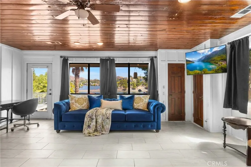 22275 Canyon Club Canyon Lake, CA 92587