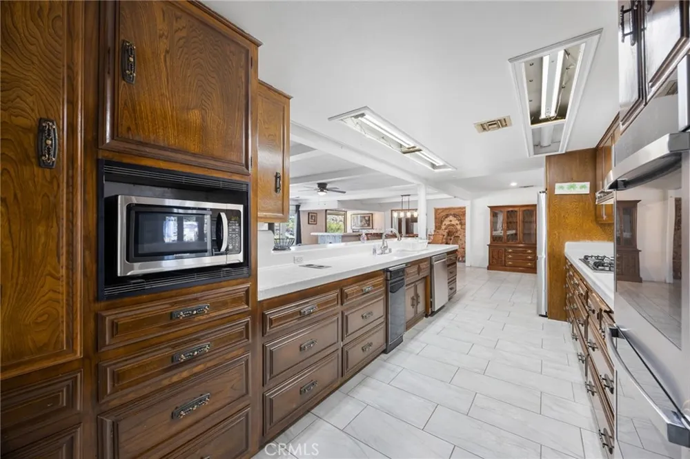 22275 Canyon Club Canyon Lake, CA 92587
