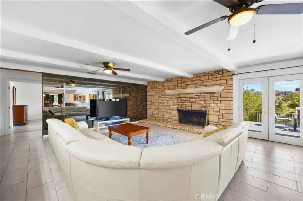 22275 Canyon Club Canyon Lake, CA 92587