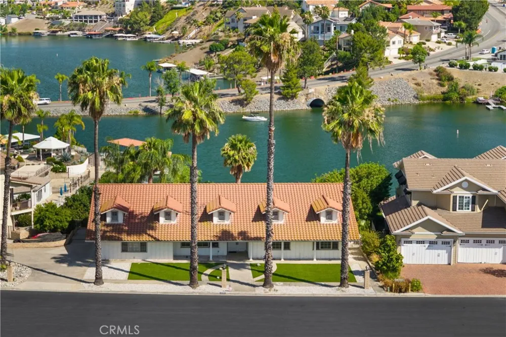 22275 Canyon Club Canyon Lake, CA 92587