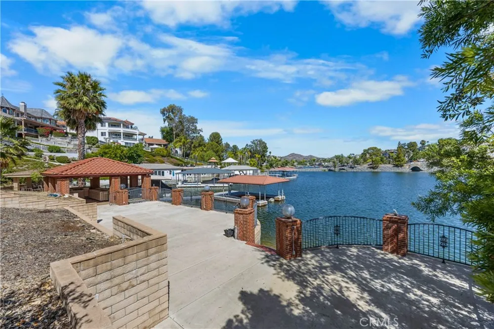22275 Canyon Club Canyon Lake, CA 92587