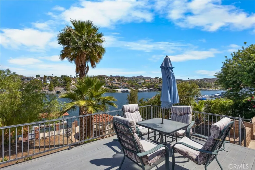 22275 Canyon Club Canyon Lake, CA 92587