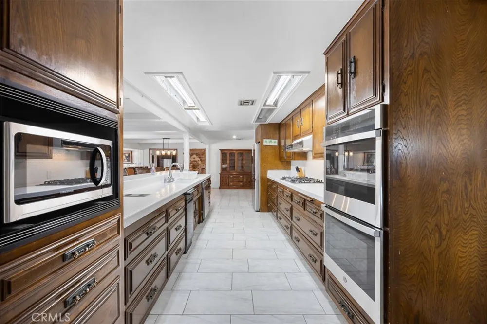22275 Canyon Club Canyon Lake, CA 92587