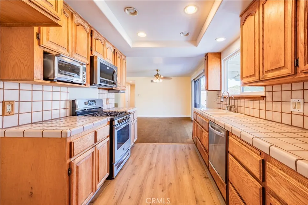 2726 Castle Rock Diamond Bar, CA 91765
