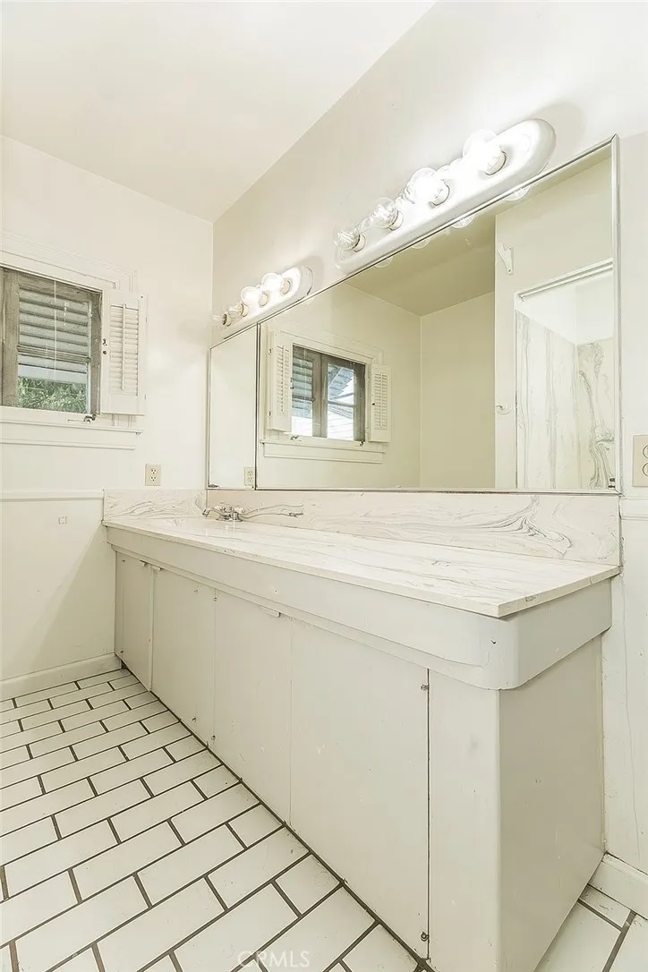 643 E Vassar Fresno, CA 93704