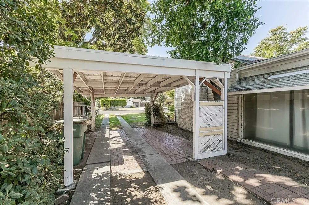 643 E Vassar Fresno, CA 93704
