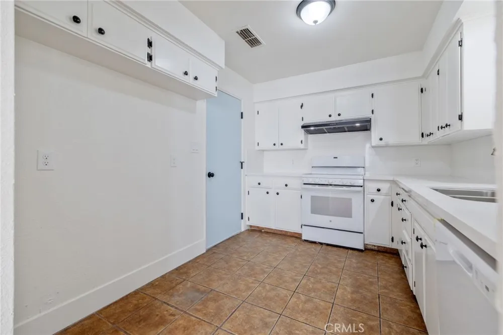 5451 W Santa Ana Avenue Fresno, CA 93722