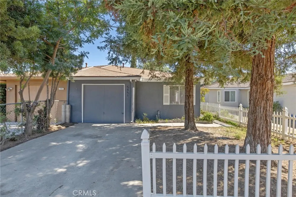 5451 W Santa Ana Avenue Fresno, CA 93722