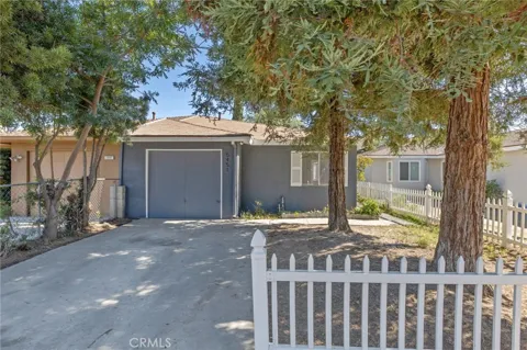 5451 W Santa Ana Avenue
