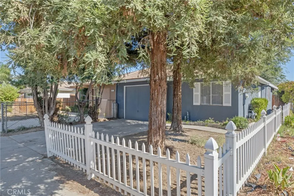 5451 W Santa Ana Avenue Fresno, CA 93722