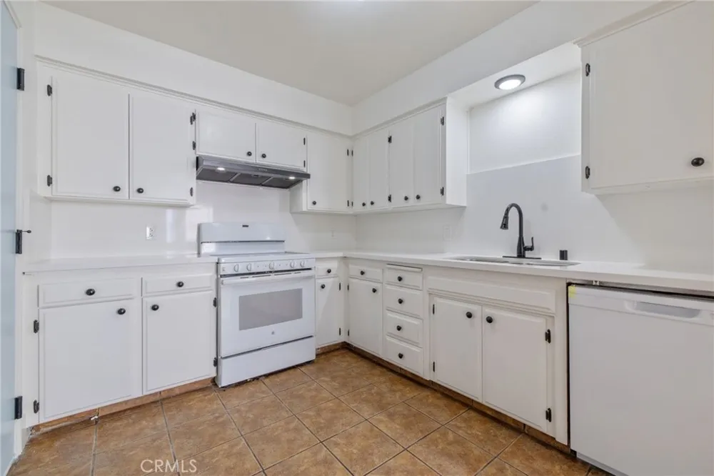 5451 W Santa Ana Avenue Fresno, CA 93722