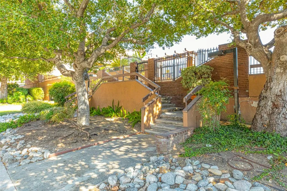 460 Oak Street #203 Glendale, CA 91204
