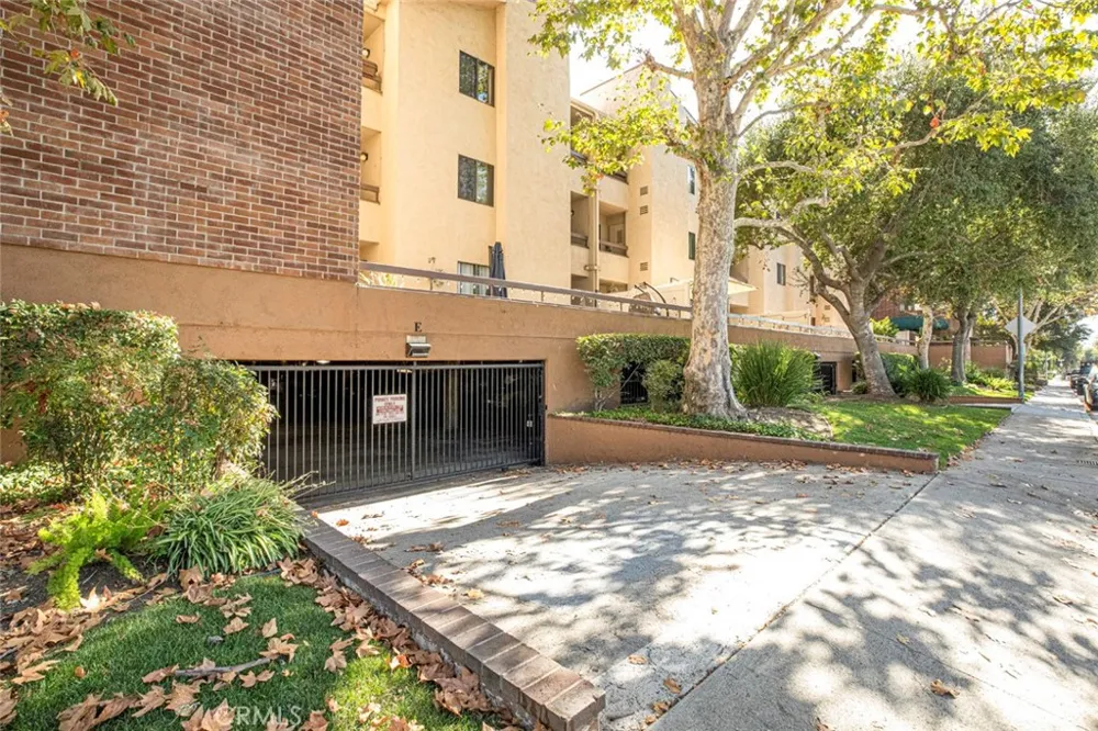 460 Oak Street #203 Glendale, CA 91204