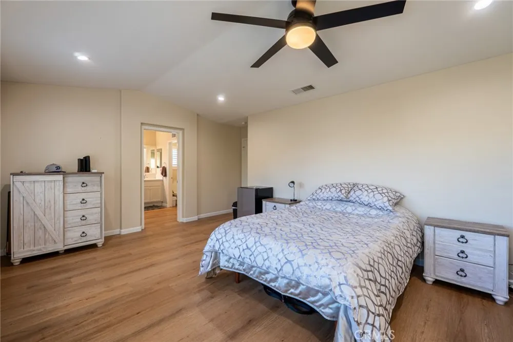 1485 Sappanwood Thousand Oaks, CA 91320