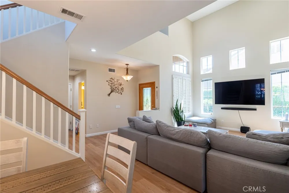 1485 Sappanwood Thousand Oaks, CA 91320