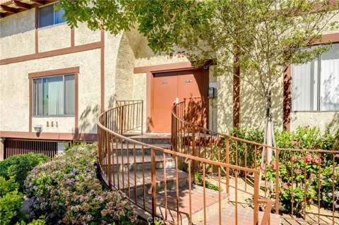 251 W Dryden Street #5