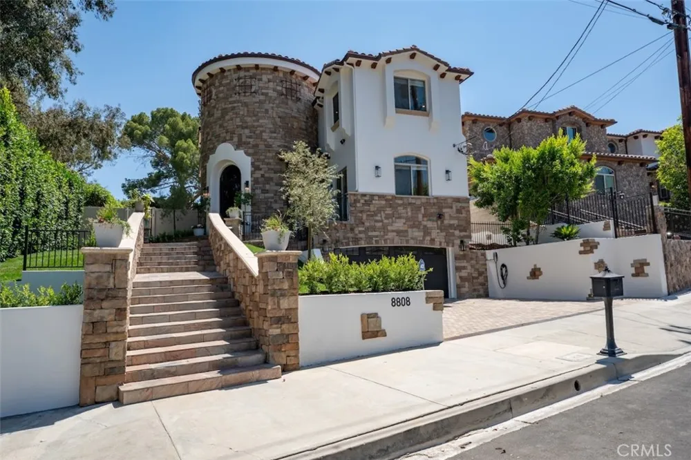 8808 Yates Street Sunland, CA 91040