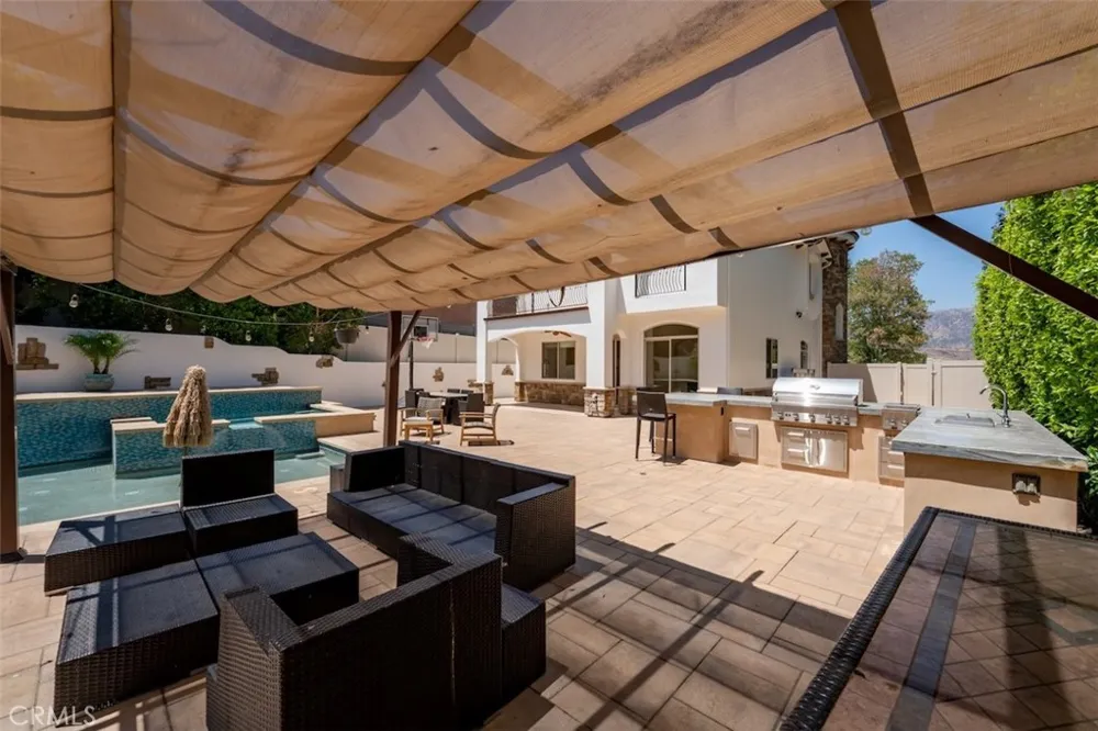 8808 Yates Street Sunland, CA 91040