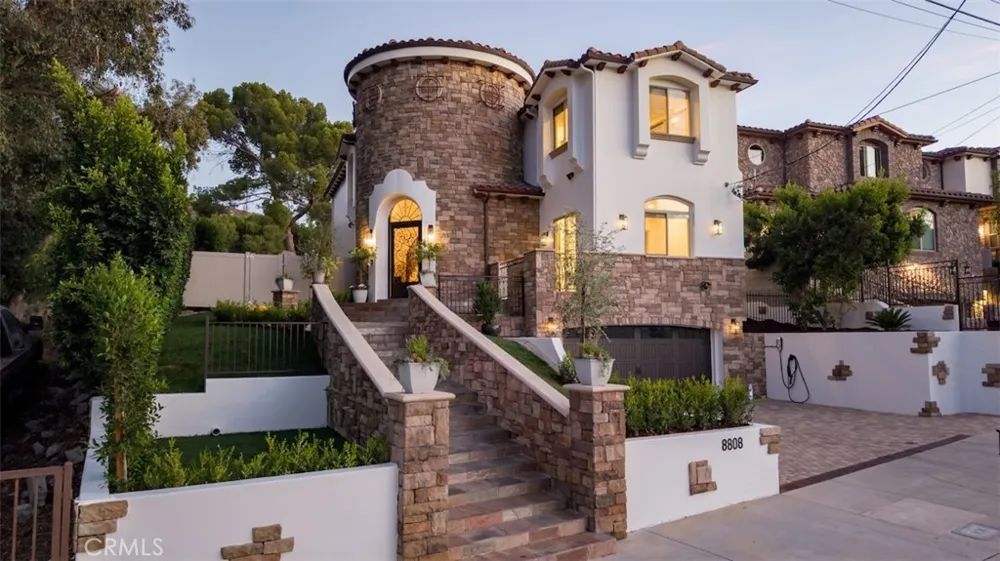 8808 Yates Street Sunland, CA 91040
