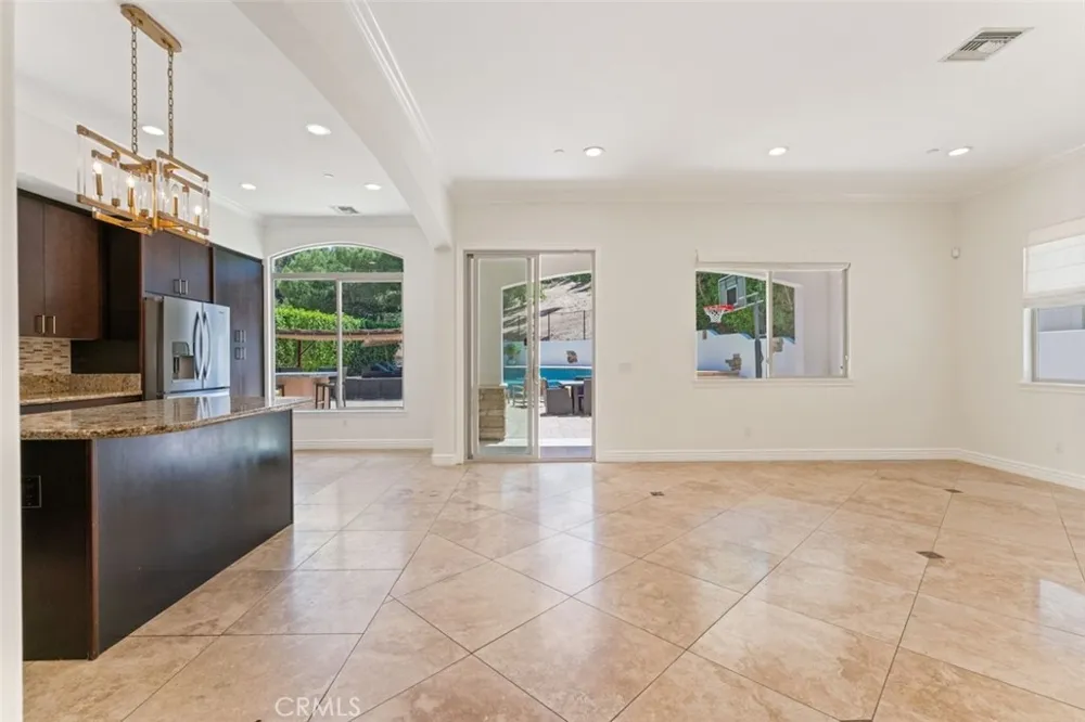 8808 Yates Street Sunland, CA 91040
