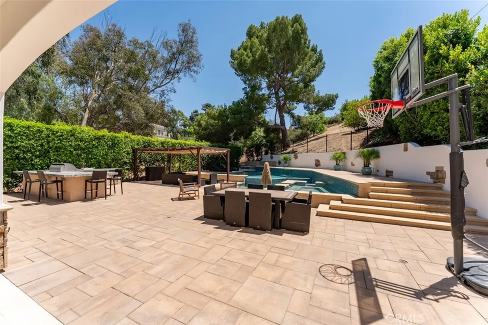 8808 Yates Street Sunland, CA 91040