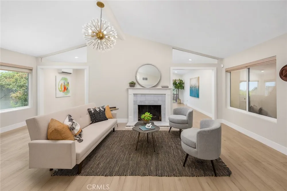 10842 Owens Tujunga, CA 91042