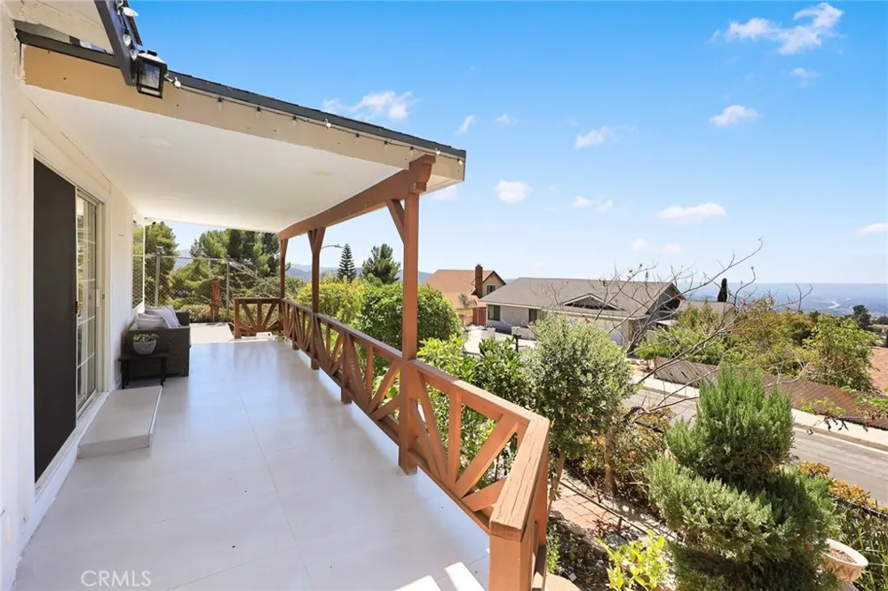 10842 Owens Tujunga, CA 91042