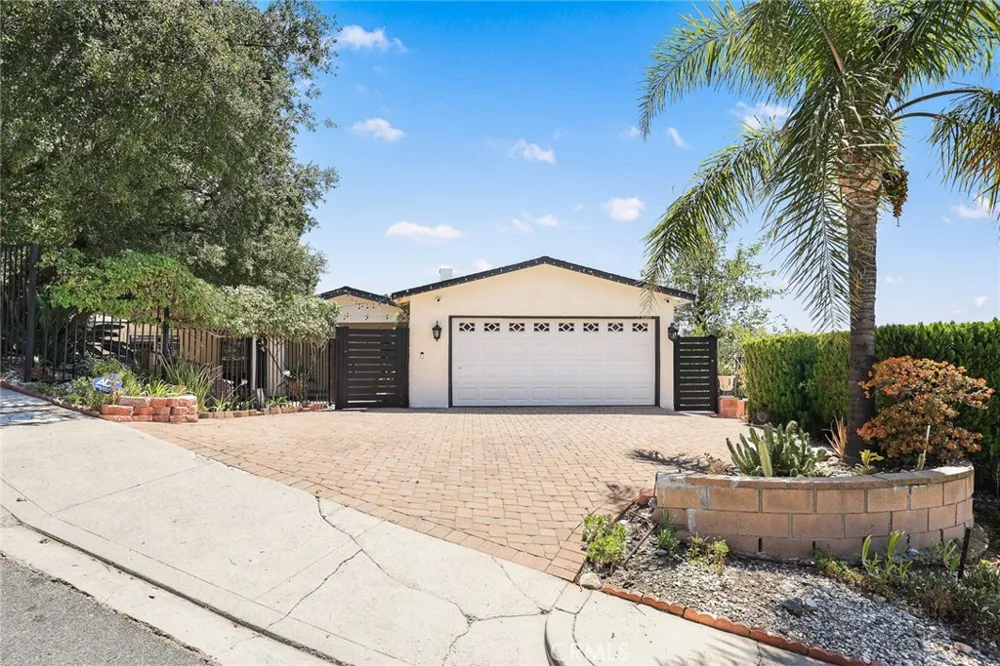 10842 Owens Tujunga, CA 91042