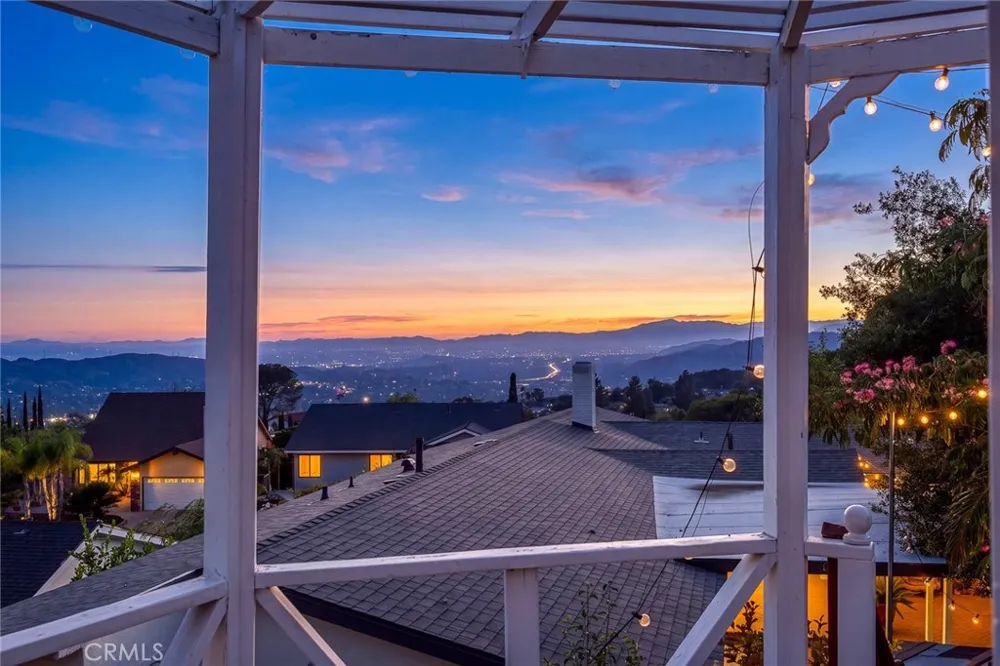 10842 Owens Tujunga, CA 91042