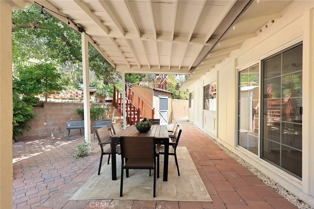 10842 Owens Tujunga, CA 91042