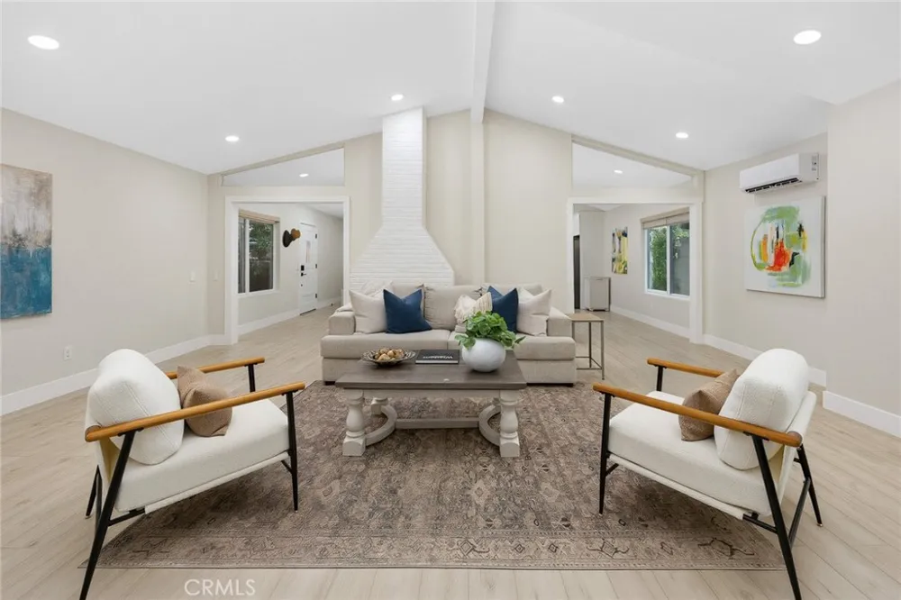 10842 Owens Tujunga, CA 91042