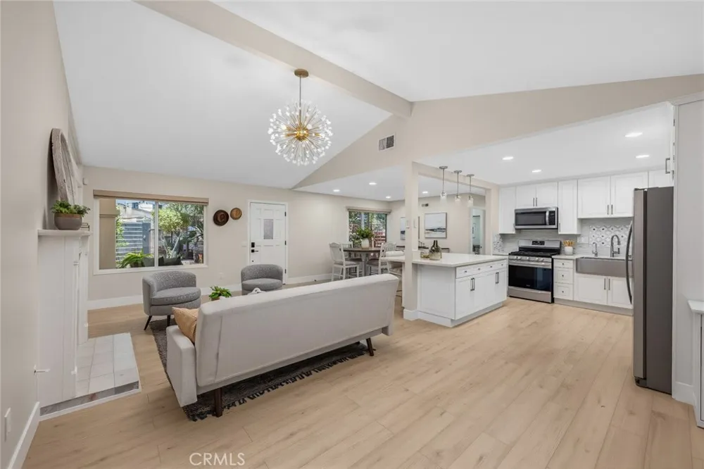 10842 Owens Tujunga, CA 91042