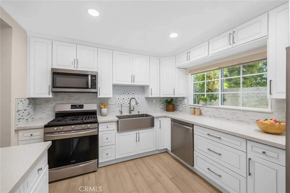 10842 Owens Tujunga, CA 91042