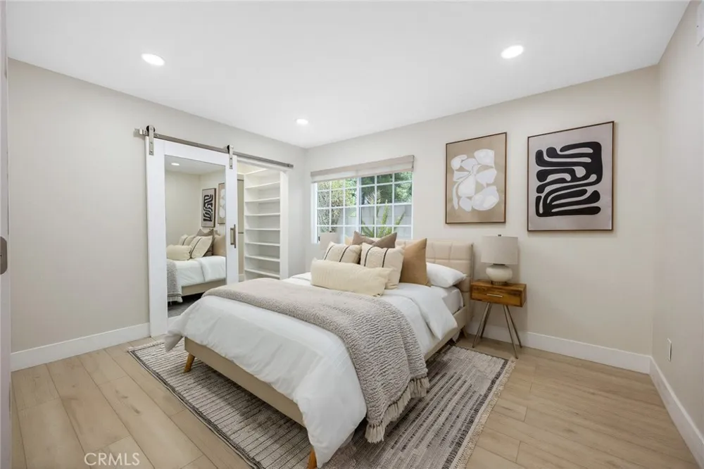 10842 Owens Tujunga, CA 91042