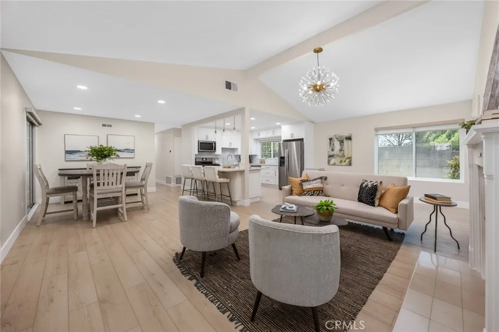 10842 Owens Tujunga, CA 91042