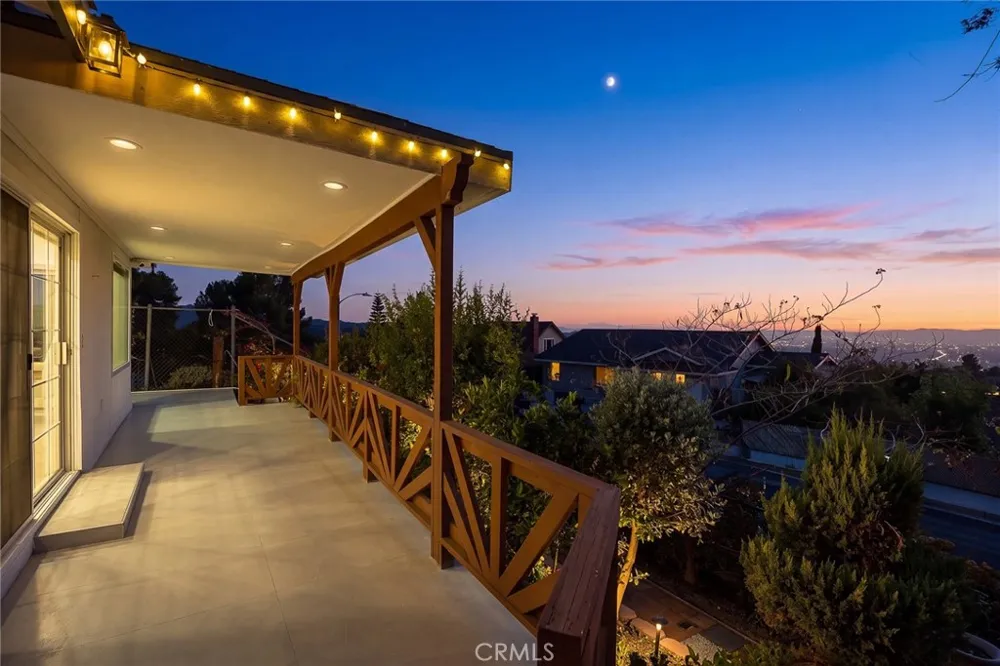 10842 Owens Tujunga, CA 91042