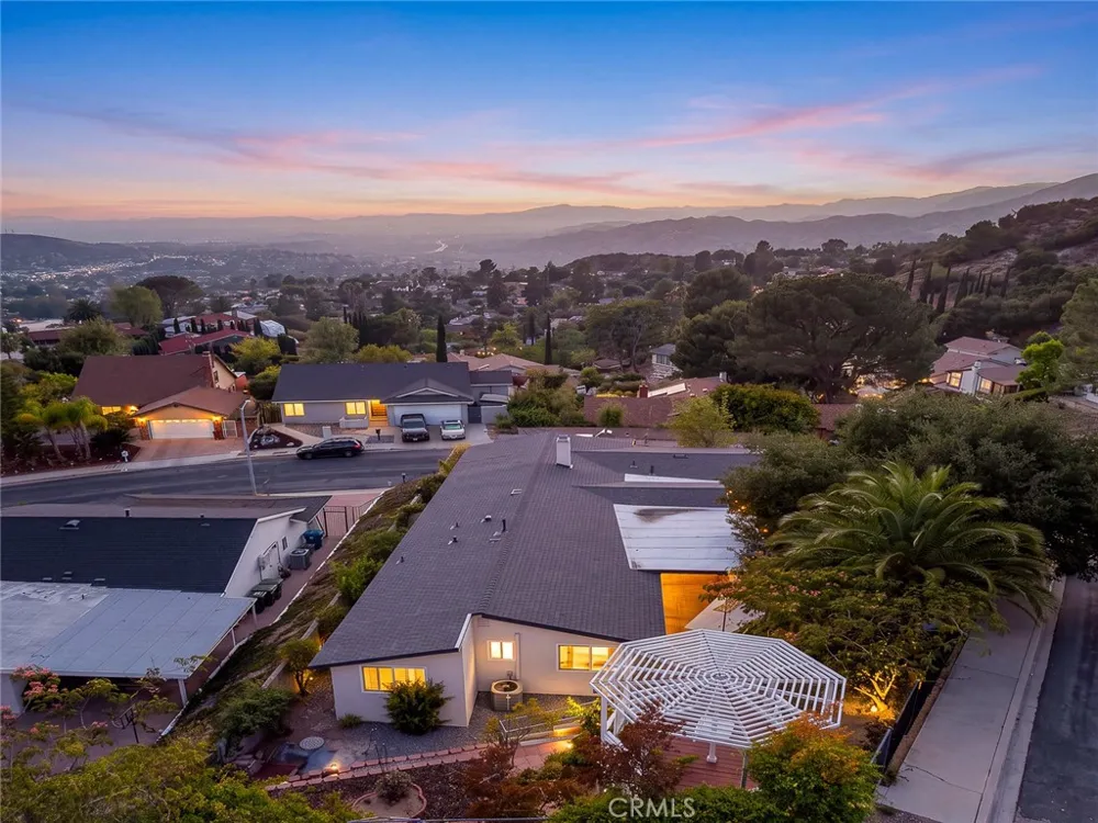 10842 Owens Tujunga, CA 91042